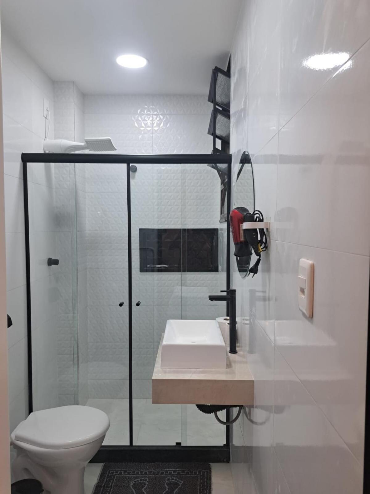 Apartamento Lev - Inteiro - 2 Quartos - 300 M Da De Copacabana - Posto 4 Rio de Janeiro