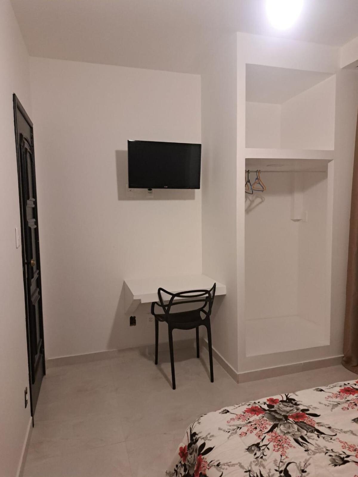 Apartamento Lev - Inteiro - 2 Quartos - 300 M Da De Copacabana - Posto 4